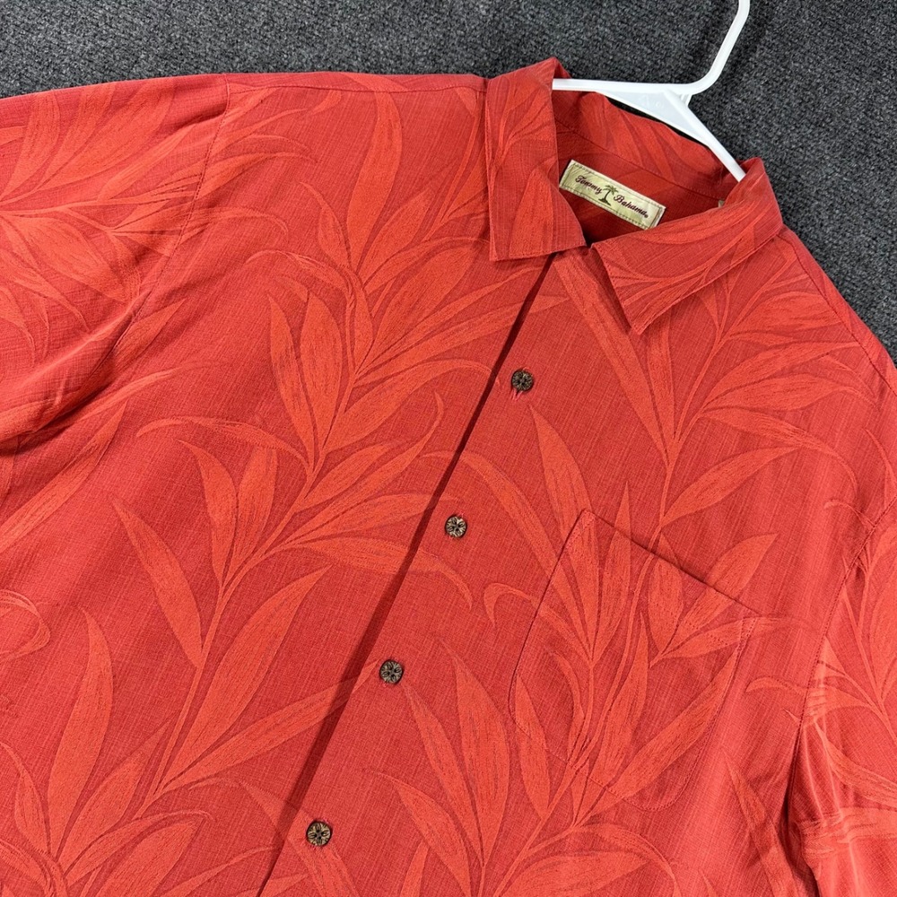 Tommy Bahama Button Up Mens M Medium Red Silk Jacquard Leaf Camp Shirt Tropical
